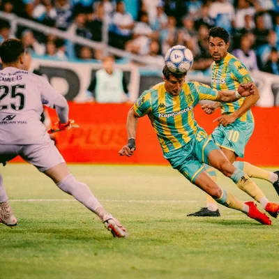 Racing ganó 2-1 y sentenció el descenso de Aldosivi