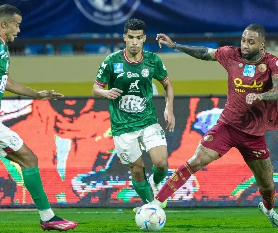 Lenis, no pudo evitar el descenso de su equipo en Arabia Saudita (Archivo)