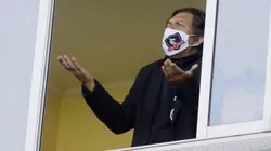 Un ex presidente de Colo Colo liquida a Aníbal Mosa por su idea de traer ídolos a trabajar a Blanco y Negro