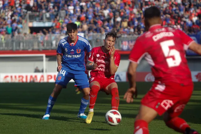 Marcelo Morales podría tener una dura competencia para el segundo semestre (Photosport)