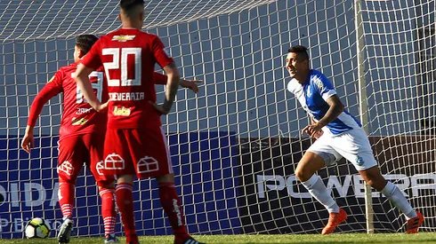 Técnico de Antofagasta le tira flores a delantero que quiere jugar en Universidad de Chile