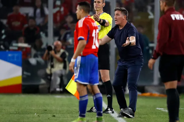 “Rivales de medio pelo no ayudan a crecer”, dijo MAF en relación a los amistosos de La Roja ante Cuba y República Dominicana (Photosport)