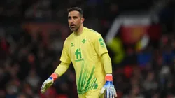 Claudio Bravo cada día está más lejos de seguir en el Betis