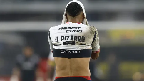 Gloria de La Roja pide que no le carguen más la mano a Damián Pizarro.