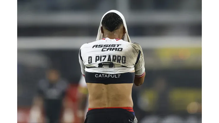 Gloria de La Roja pide que no le carguen más la mano a Damián Pizarro.