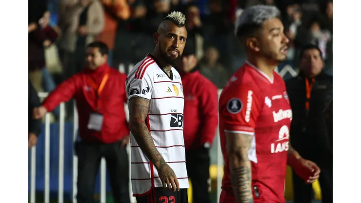 Histórico de La Roja arremete sin piedad contra Arturo Vidal.