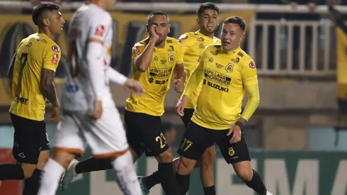 San Luis de Quillota protagoniza un partidazo ante Cobreloa y el triunfo los catapulta al liderato de la Primera B