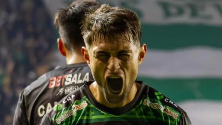 El cuadro 'pije' derrotaron a los caturros por 2-1.