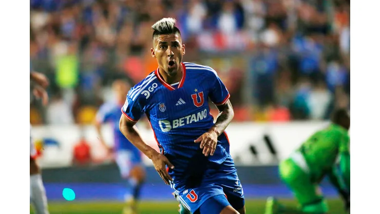Fernández se entrena con todo para que la U vuelva a la victoria.