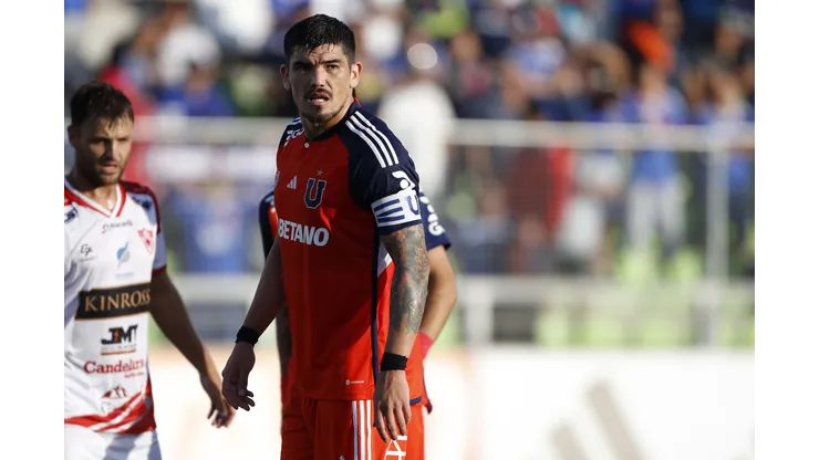 Para Claudio Borghi, Matías Zaldivia no ha rendido más que Luis Casanova