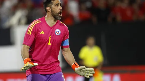 Miguel Ángel Neira se pone del lado de Claudio Bravo