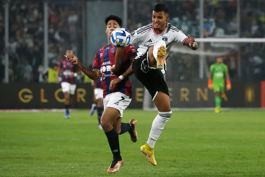 Colo Colo sumó un empate que no le sirve de nada ante Monagas. | Foto: Photosport