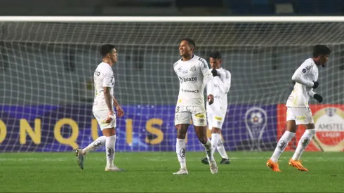 Santos acusa de racismo a los hincha de Audax Italiano.