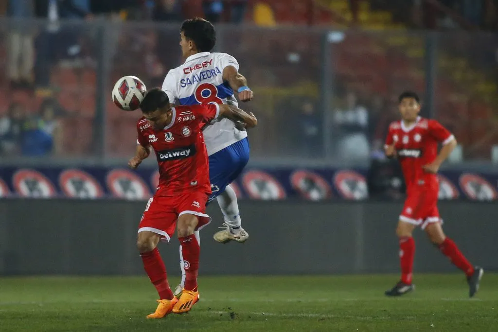 Saavedra podría tener la oportundidad de vivir su primera experiencia fuera de Chile. Marcelo Hernandez/Photosport