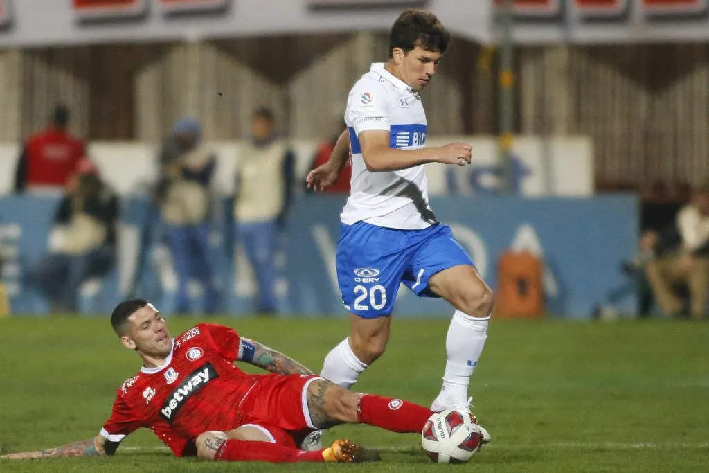 Gonzalo Tapia no ha podido alcanzar el rendimiento que alguna vez tuvo en el año 2020/2021. Marcelo Hernandez/Photosport