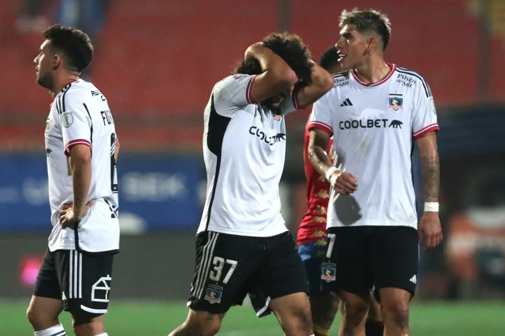 Maximiliano Falcón está en el ojo de huracán en Colo Colo (Foto: Jonnathan Oyarzun/Photosport)