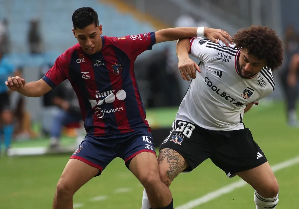 Maximiliano Falcón no tuvo buen partido en Colo Colo (@ColoColo)