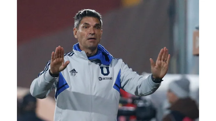 Pellegrino conduce el balón durante entrenamiento de la U.