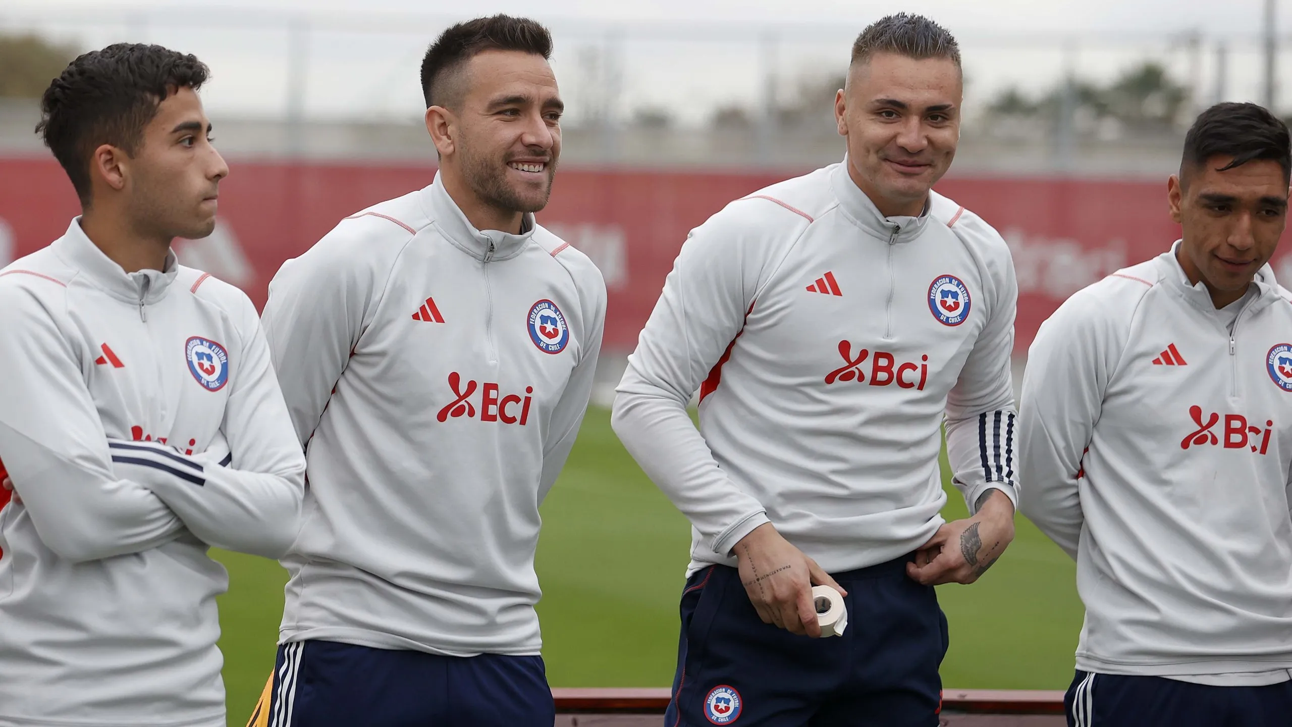 El defensor se vio feliz en su primera práctica en La Roja | Foto: Comunicaciones ANFP