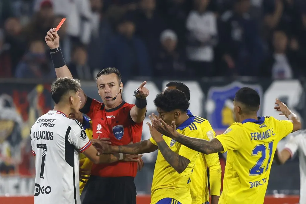 Carlos Palacios fue expulsado ante Boca Juniors en la Copa Libertadores | Foto: Photosport