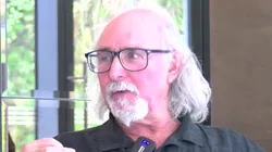 El poeta falleció este lunes a los 68 años.