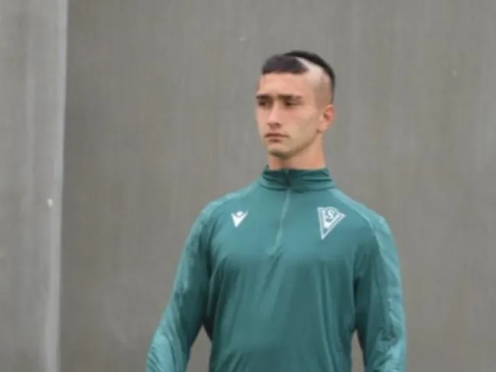 Hijo de Campeón de América con albos hace sus primeras armas en Wanderers