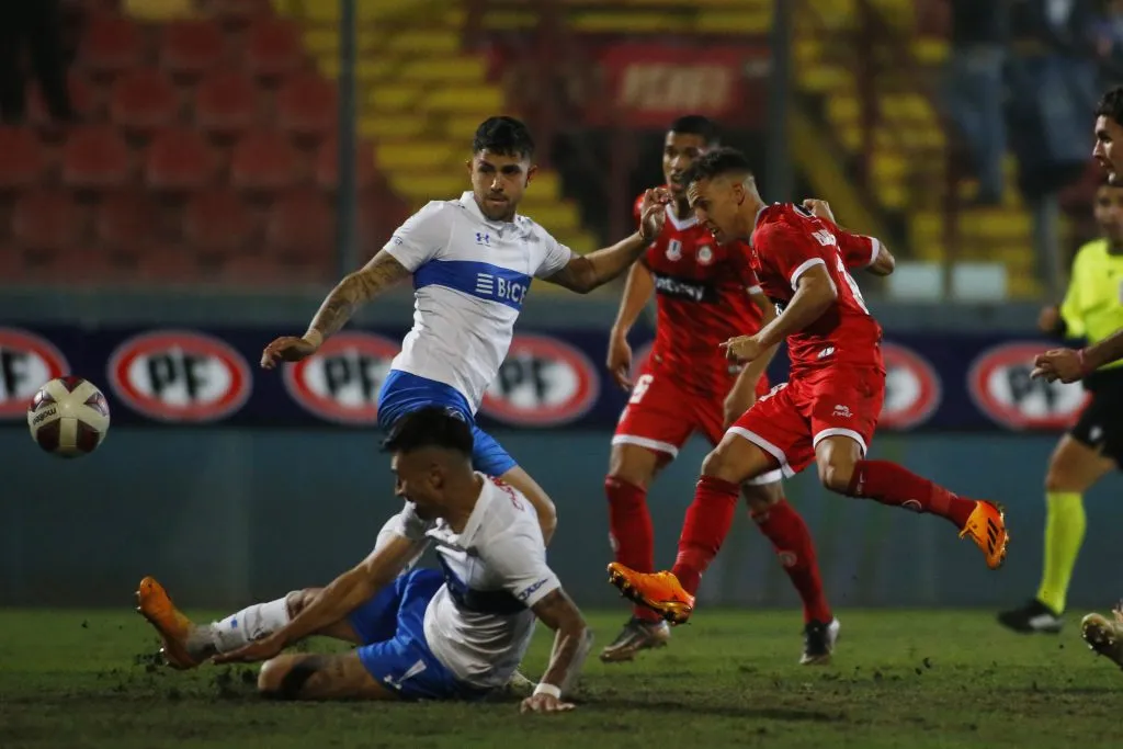 Universidad Católica y Unión La Calera fueron los últimos en jugar en el Santa Laura en esta primera rueda. Marcelo Hernandez/Photosport