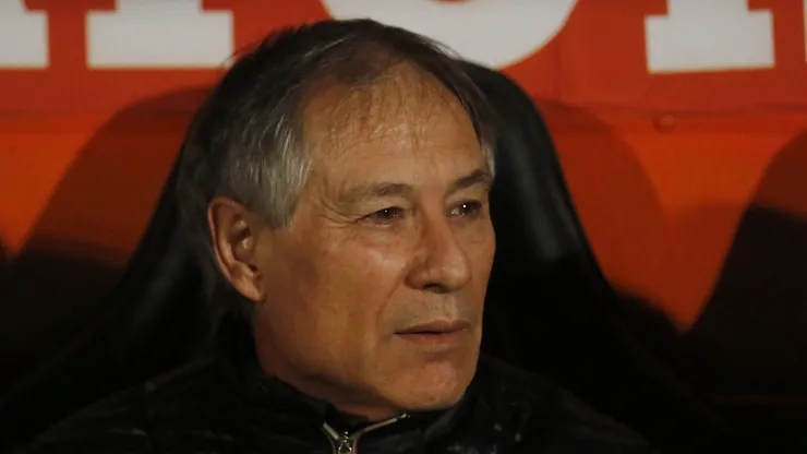 Ariel Holan quiere reforzar su plantel para el segundo semestre.