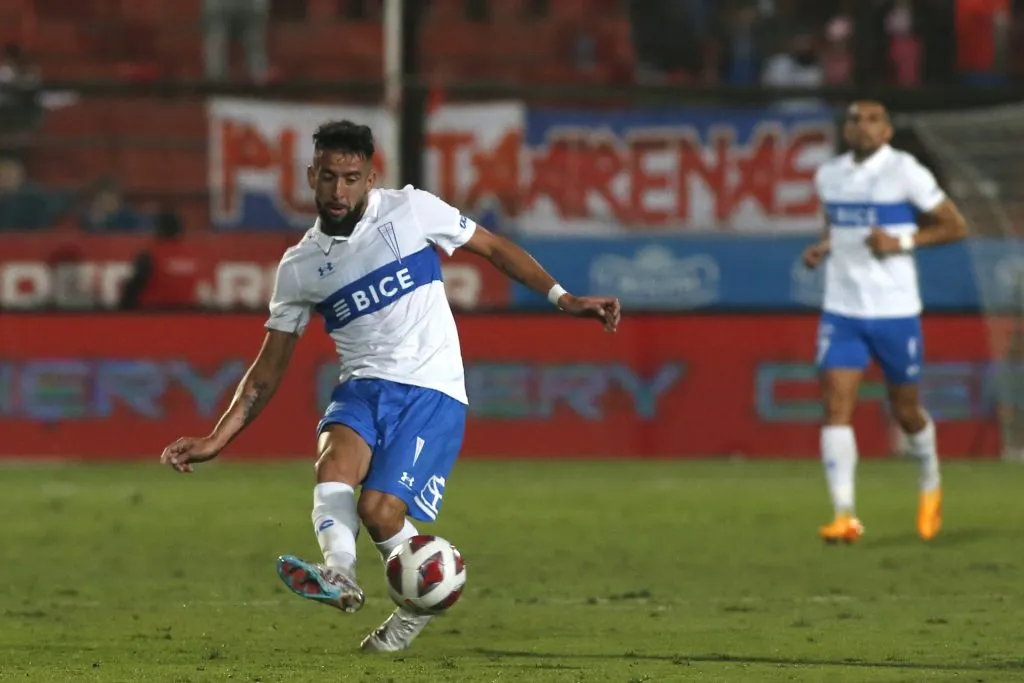 Mauricio Isla está buscando un equipo para el próximo semestre en el fútbol chileno (Photosport)