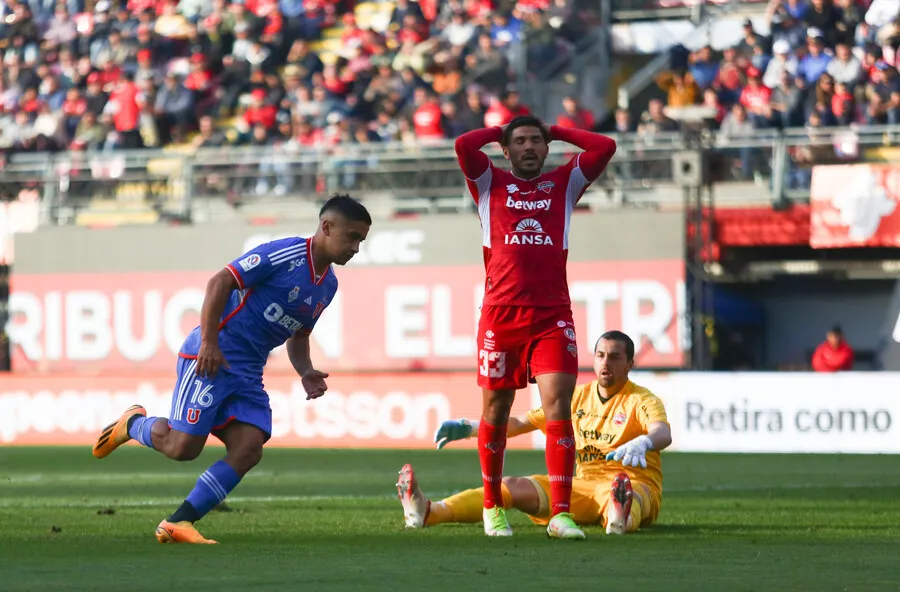 Guerra marcó el empate para los azules. | Foto: Photosport