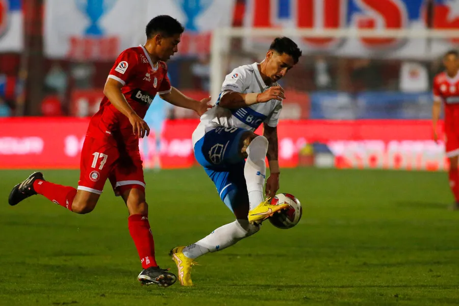 Zampedri se operará en la UC. | Foto: Photosport