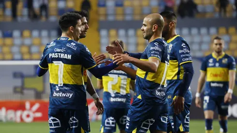 Los viñamarinos vencieron por 2-1 con 10 jugadores.