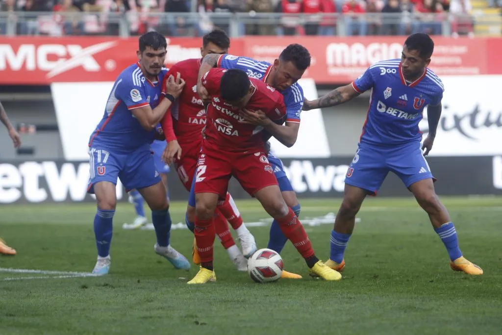 Ñublense y la Universidad de Chile igualaron 1-1 en el estadio Nelson Oyarzún de Chillán (Foto: Jose Robles/Photosport)