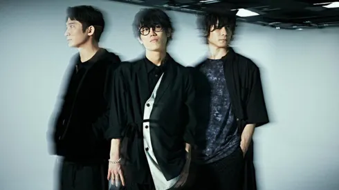 El grupo de j-rock Burnout Syndromes se formó en 2005 en Osaka.