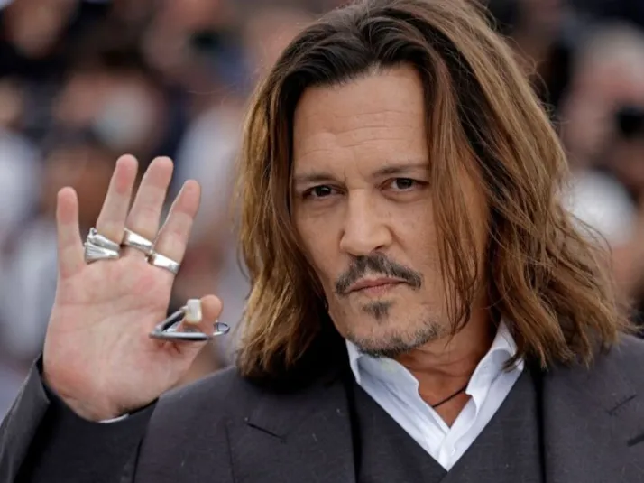 Johnny Depp escandaliza a sus fans con sus dientes