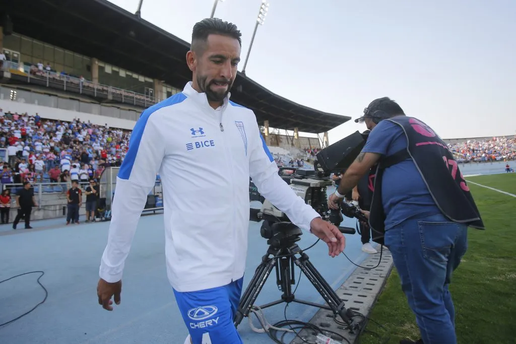 El paso de Isla por la UC no será bien recordado por los simpatizantes del elenco precordillerano | Foto: Jonnathan Oyarzun/Photosport