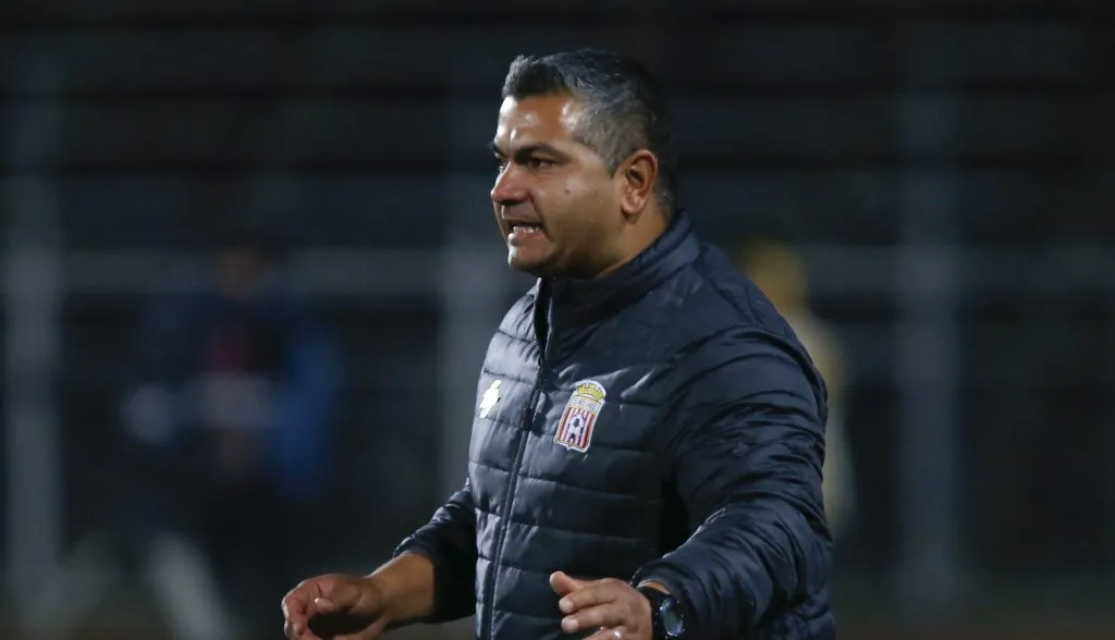 Damián Muñoz no será más el técnico de Curicó Unido (Photosport)