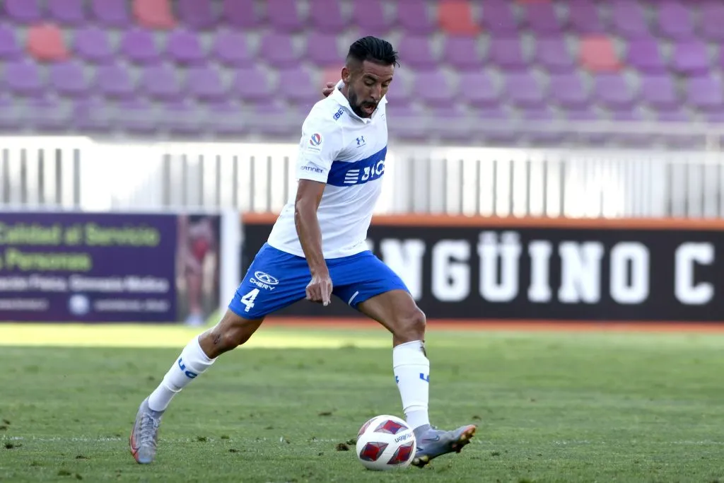 Mauricio Isla ha sido blacno de críticas tras su salida de la UC | Foto: Photosport
