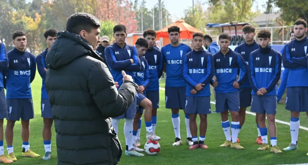 El volante del Norwich llegó hasta San Carlos de Apoquindo: Photosport