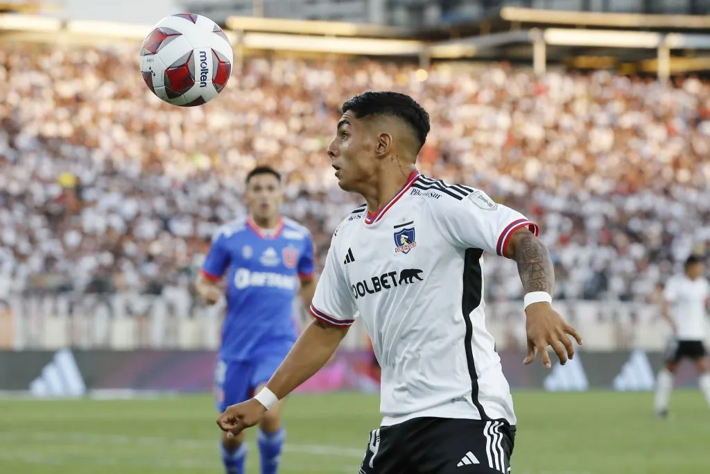 Jordhy Thompson regresó a las citaciones en Colo Colo (Foto: Felipe Zanca/Photosport)