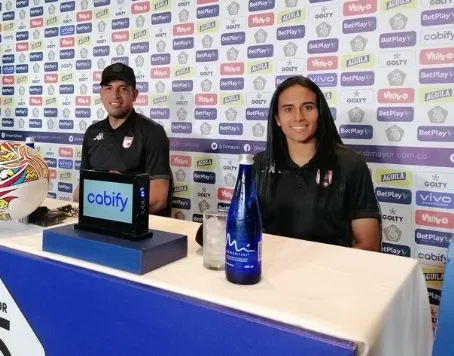 Huertas en la rueda de prensa previo a la final (Twitter @LeonasSantaFe )
