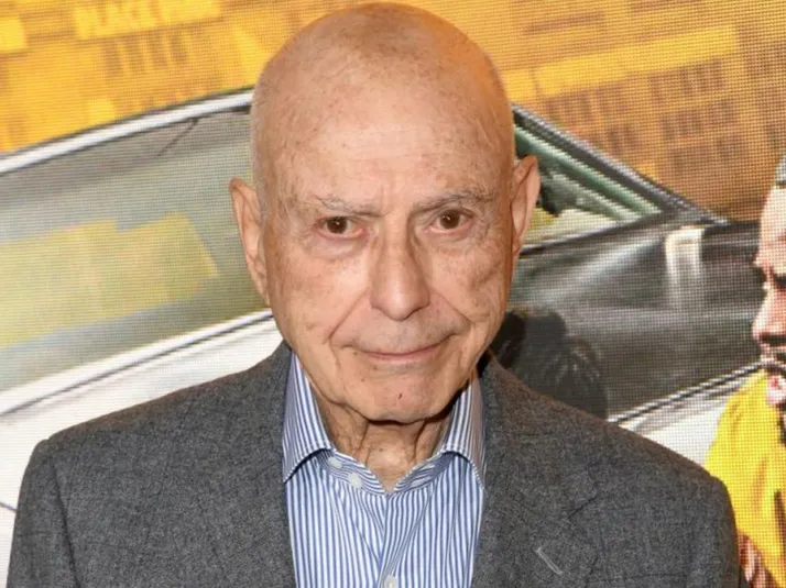 Fallece ganador del Oscar por Pequeña Miss Sunshine