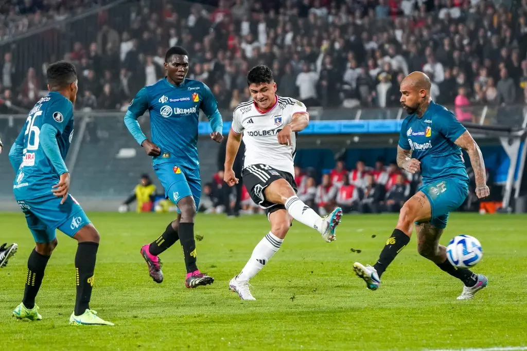 Damián Pizarro tuvo un par de ocasiones y no las convirtió en Colo Colo (Guille Salazar)