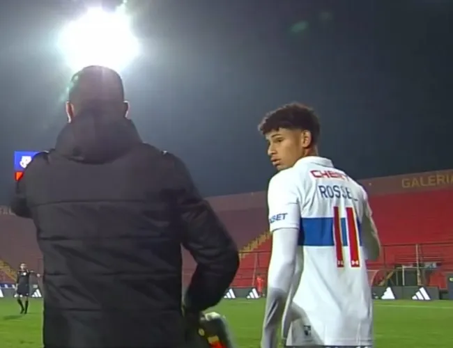 Juan Francisco Rosell ingresó ayer un par de minutos en su debut oficial con la Universidad Católica (TNT Sports)