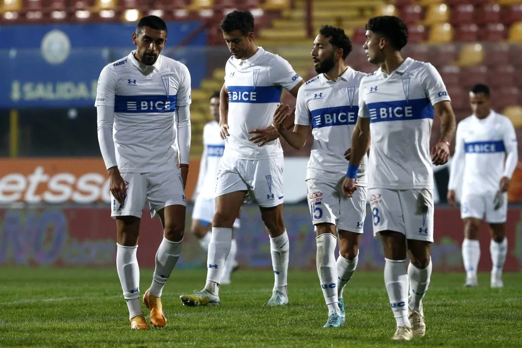 Universidad Católica cayó por 3-0 ante la Universidad de Chile en Santa Laura (Foto: Photosport)