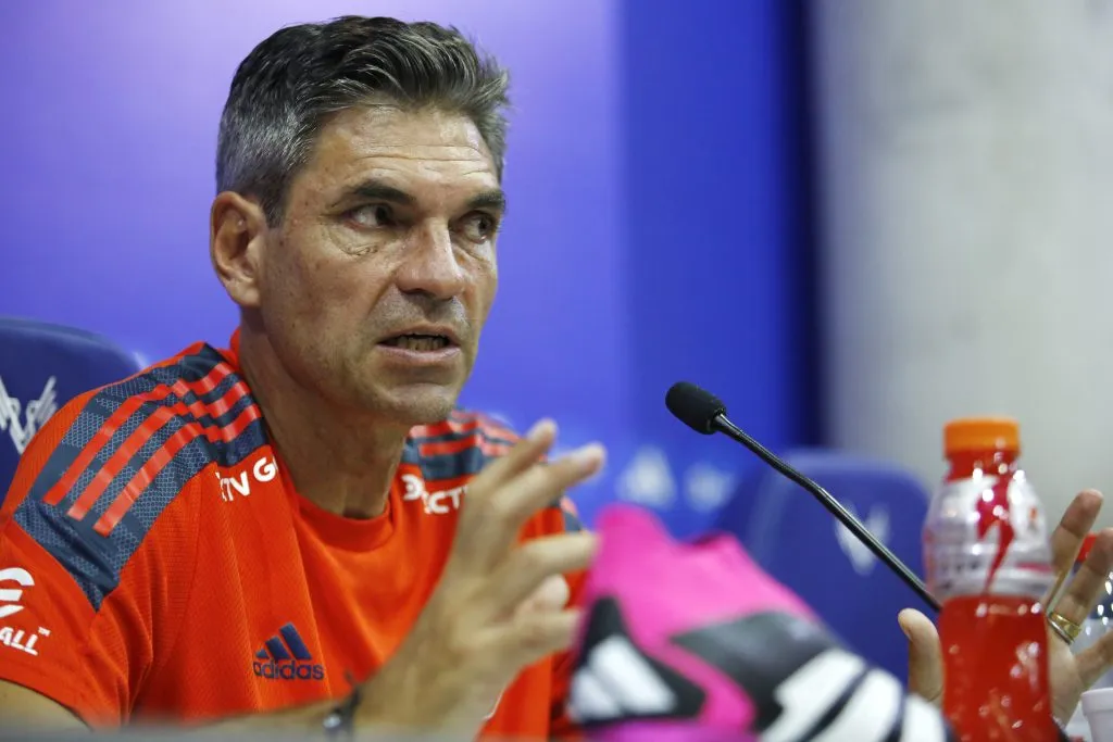 Mauricio Pellegrino es pura fe en la Universidad de Chile ante la UC (Photosport)