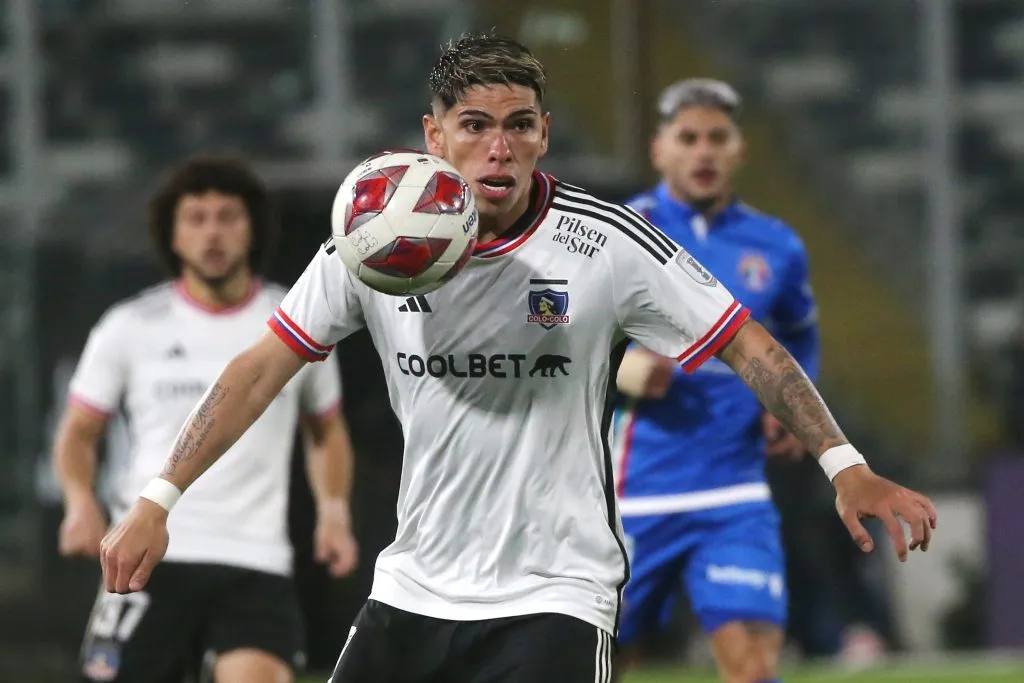 Carlos Palacios asoma como titular en el partido de Colo Colo ante Deportivo Pereira por la Copa Chile (Foto: Photosport)