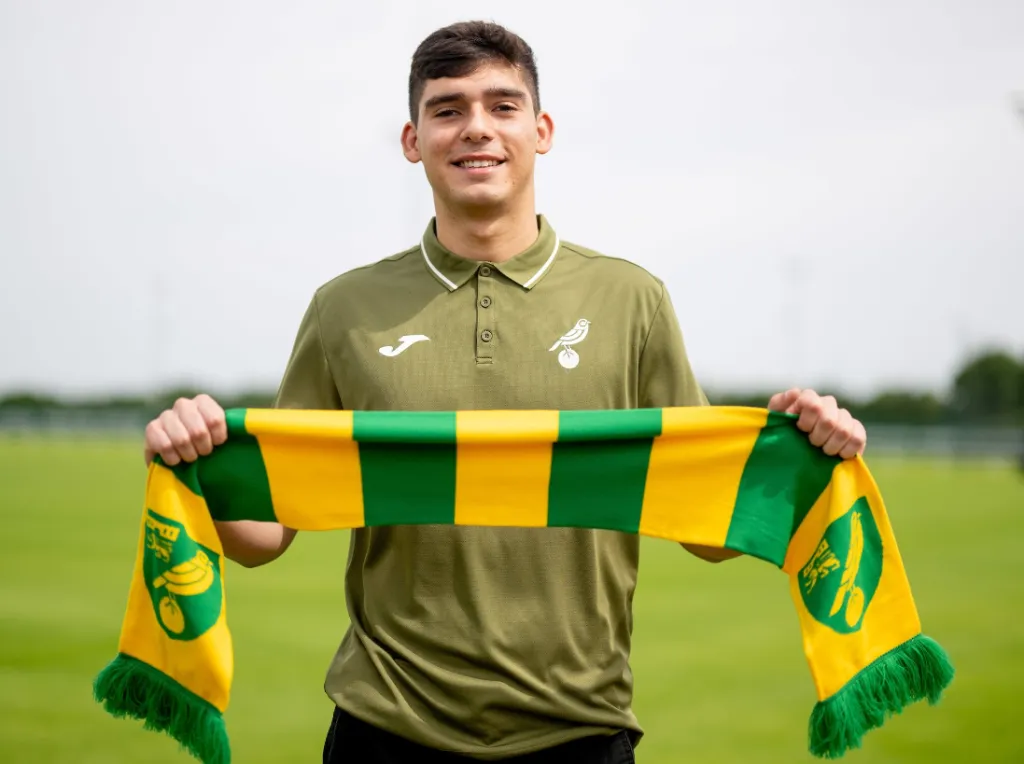 Reyes ya fue oficializado como refuerzo del Norwich | Foto: Twitter Norwich City