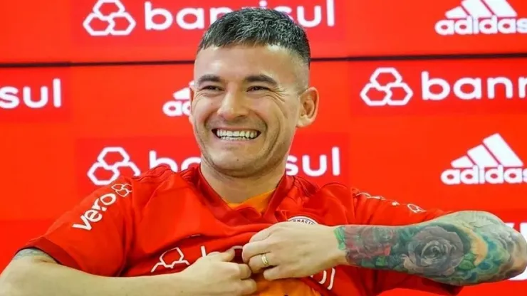 Charles Aránguiz recibió una gran noticia en Brasil