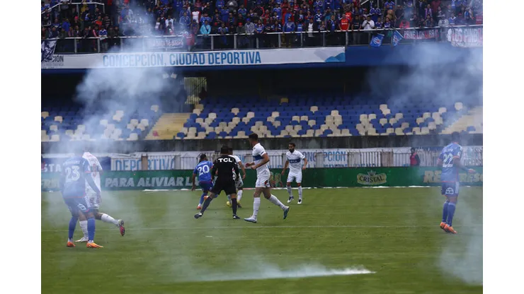 ¿En cuántos estadios se han jugado los clásicos universitarios en los últimos dos años?